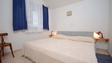 Appartement (A2) | Système d’insonorisation, fer et planche à repasser