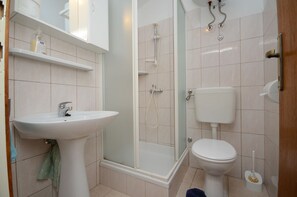 Apartament (A2) | Bany | Articles de tocador gratuïts i assecador de cabells 