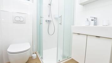 Studio (A3) | Bathroom | Shower