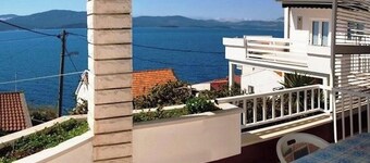 Apartments and Rooms Florijan