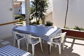 Terrace/patio - Apartments and Rooms Florijan (Slivno)