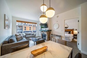 Interior - Capitol Peak Lodge 3316 (Snowmass Village)