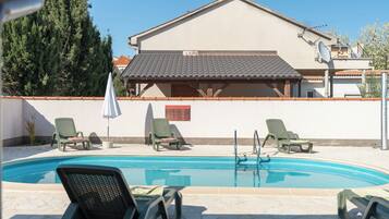 Outdoor pool, pool umbrellas