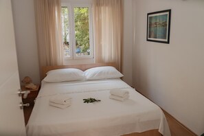 Iron/ironing board, free WiFi, bed sheets - Apartments Prce (Orebic)