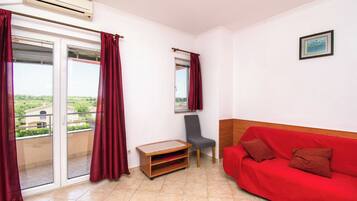 Apartment (A3) | Wohnzimmer | Fernseher