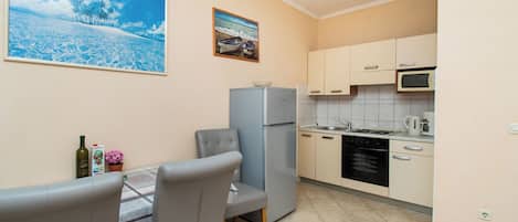 Apartment (A4) | Private kitchen