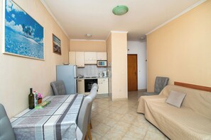 Appartement (A4) | Salle de séjour | Télévision