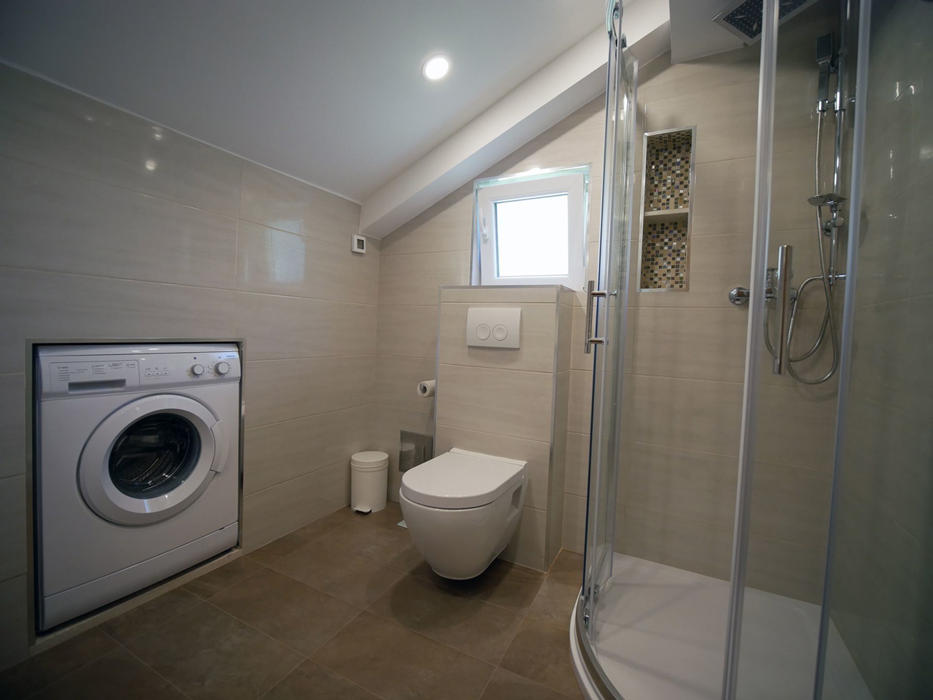 Baño | Amenidades de baño gratuitas, secadora de cabello, toallas 