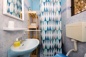 Bathroom | Hair dryer - Apartment Dijana (Blato)