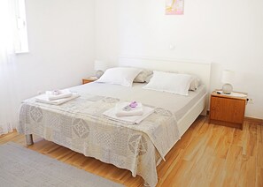 Apartment (A1) | 3 bedrooms, free WiFi - Apartments Markovic (Rogoznica)