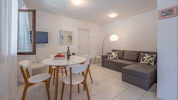 Appartement (A1) | Salle de séjour | Télévision