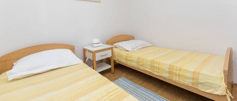 3 bedrooms, free WiFi, bed sheets