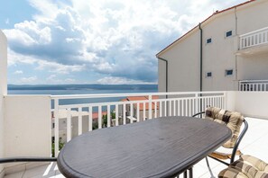 Apartment (A1) | Outdoor dining