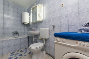 Studio (A1) | Bathroom - Apartment Marica (Omis)