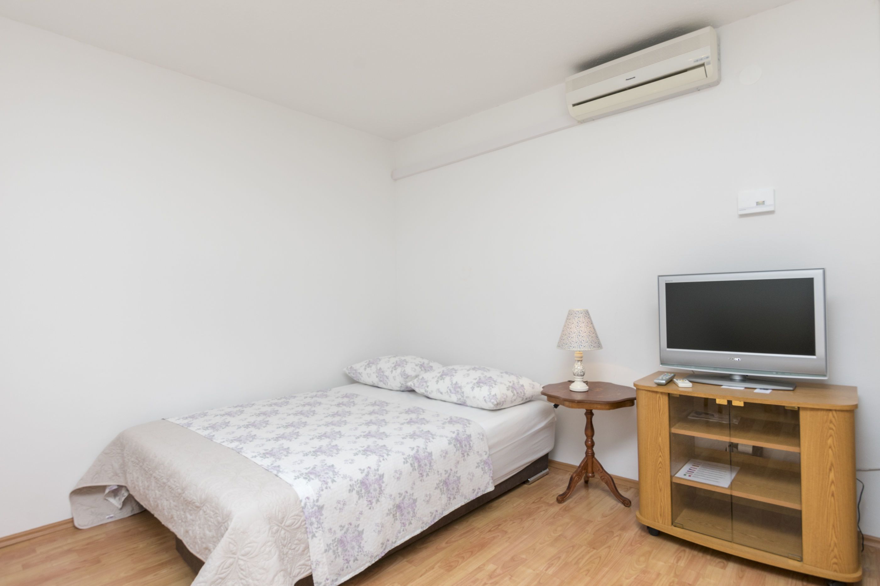 Studio (A1) | Free WiFi, bed sheets