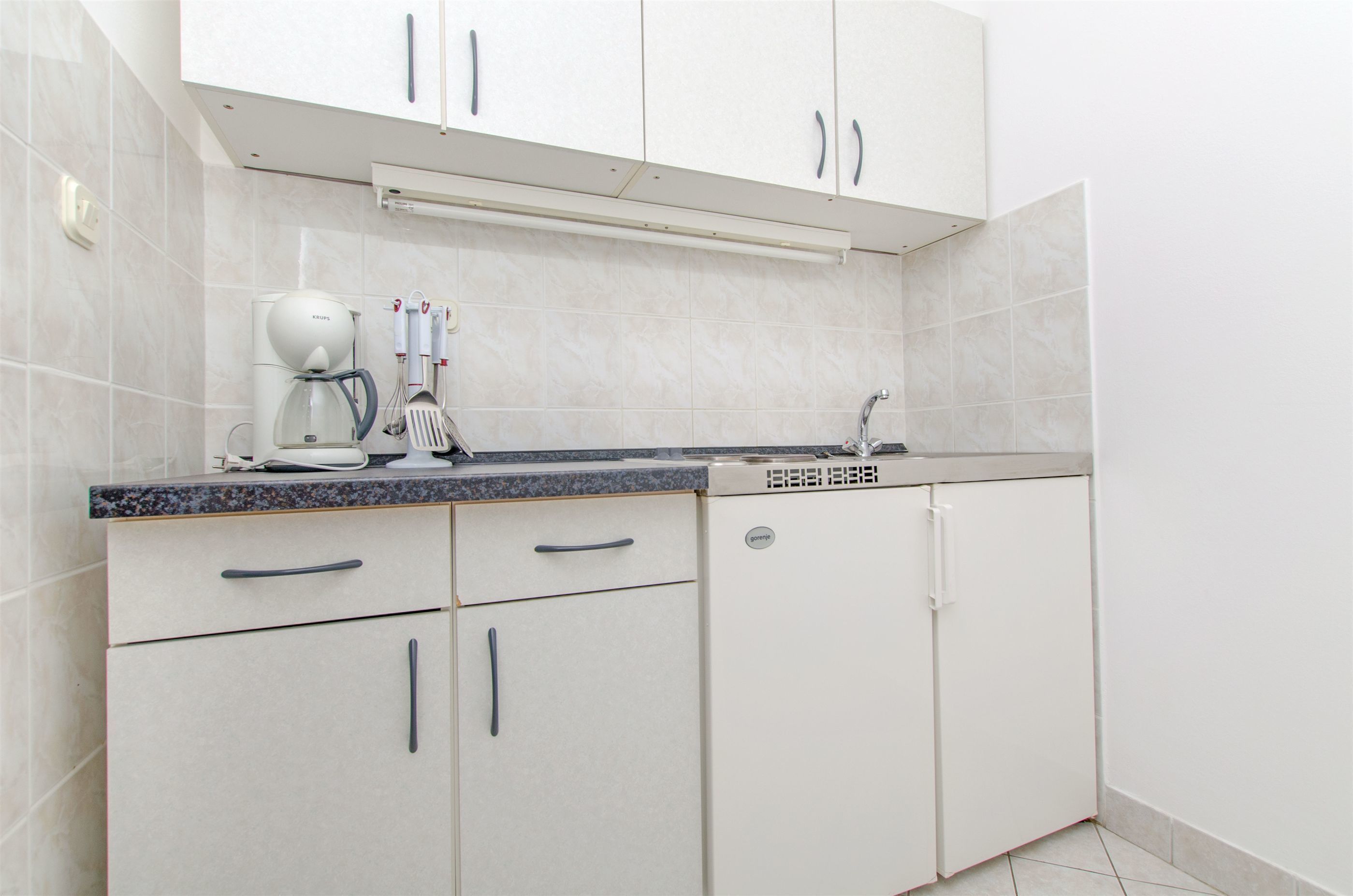 Private kitchen | Fridge, stovetop, espresso maker, coffee/tea maker