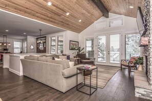 Smart TV, fireplace, DVD player, books