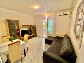 Apartment (A1) | Living room