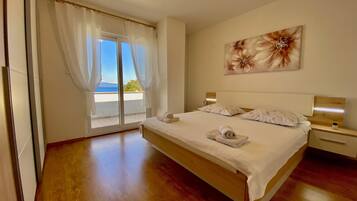 Apartment (A3) | Iron/ironing board, free WiFi, bed sheets