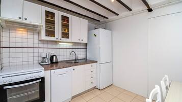 Studio (A1) | Dining