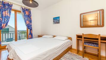 Free WiFi, bed sheets