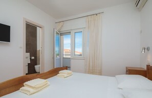 Free WiFi - Apartments and Rooms Denis (Dugi Rat)