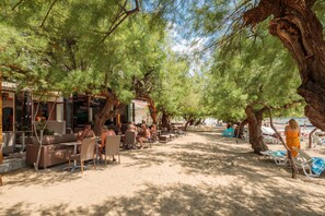 Beach nearby - Apartments and Rooms Denis (Dugi Rat)