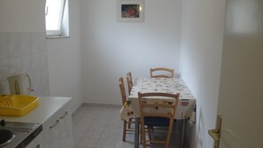 Private kitchen - Apartments and Rooms Denis (Dugi Rat)