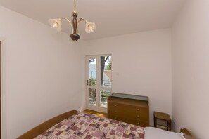 Fer et planche Ă repasser, accĂšs au Wi-Fi (inclus), literie fournie