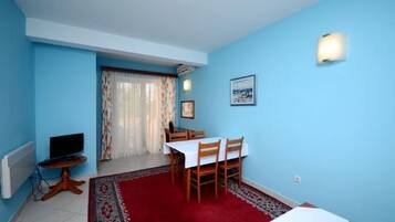 Apartment (A6) | Living room