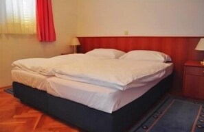 Free WiFi, bed sheets