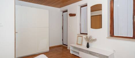 Apartment (A1) | 1 bedroom, iron/ironing board, free WiFi