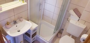 Apartment (A2) | Bathroom | Shower