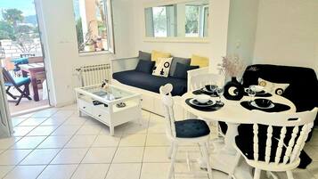 Apartment (A1) | Living room