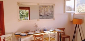 Apartment (A2) | Dining