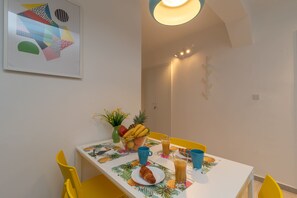 Private kitchen | Fridge, oven, stovetop, espresso maker