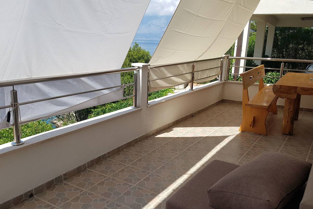Apartemen (A3) | Teras/patio