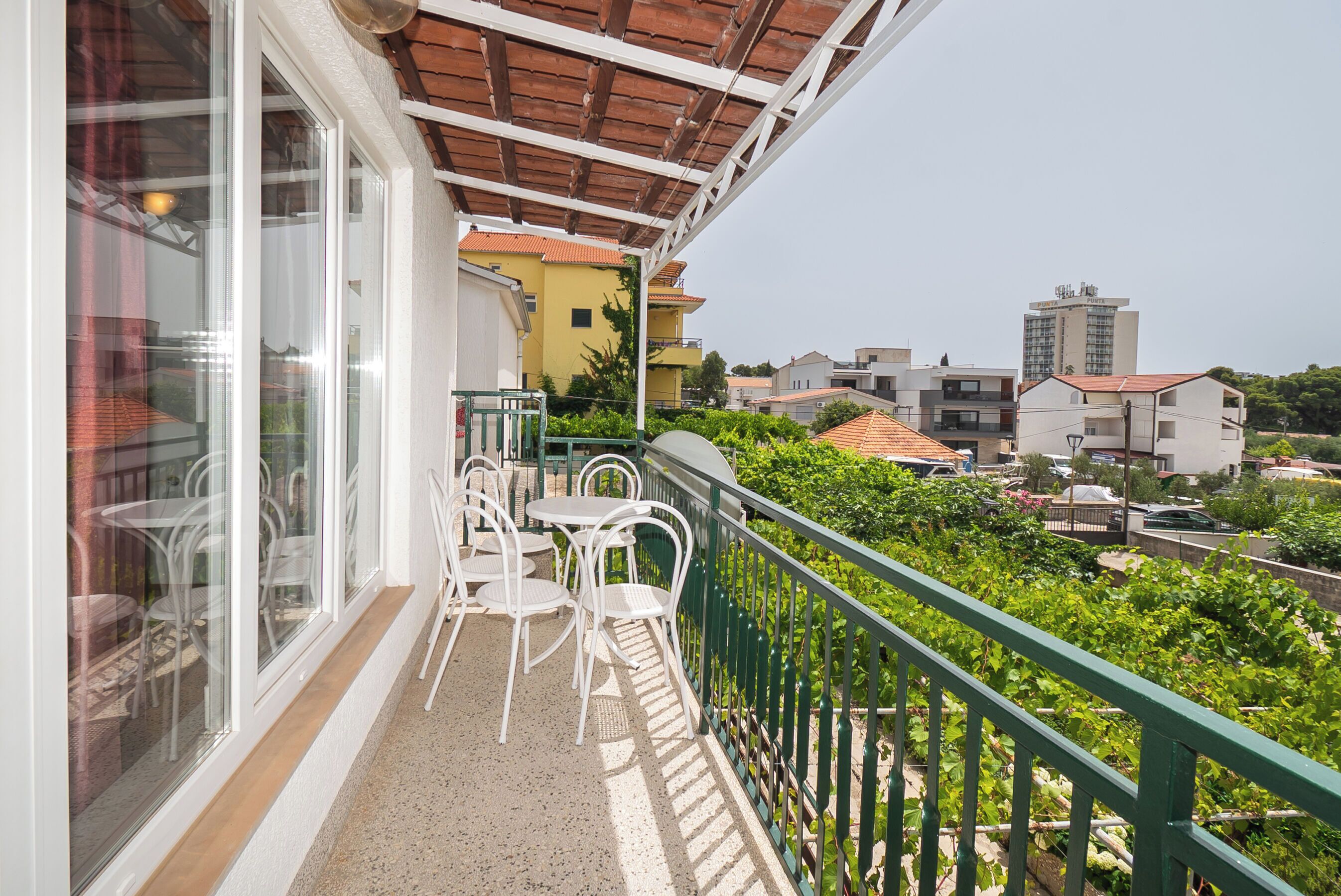 Apartment (A3) | Balkon