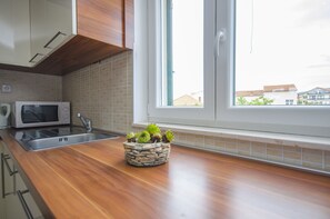 Cuisine privée | Réfrigérateur, micro-ondes, four, plaque de cuisson