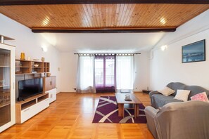 Apartment (A3) | Living room | TV