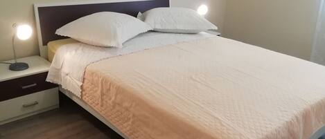 Bügeleisen/Bügelbrett, Bettwäsche