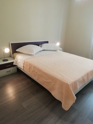 Iron/ironing board, free WiFi, bed sheets - Apartments Ivan (Blato)
