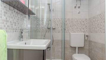 Bathroom | Shower