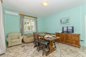 Living room | TV