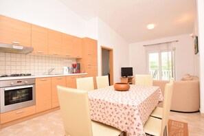 Private kitchen - Apartment Diva (Privlaka)