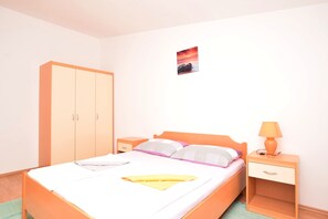 Iron/ironing board, free WiFi, bed sheets - Apartment Diva (Privlaka)