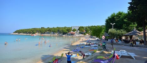 靠近海滩