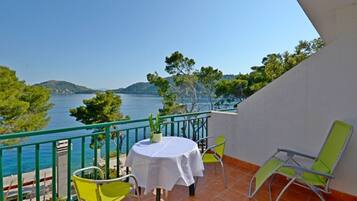 Studio (A4) | Water view