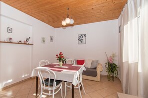 Apartment (A2) | Private kitchen | Fridge, oven, stovetop, espresso maker