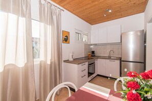 アパートメント (A2) | 専用キッチン | 冷蔵庫、オーブン、コンロ、エスプレッソマシン